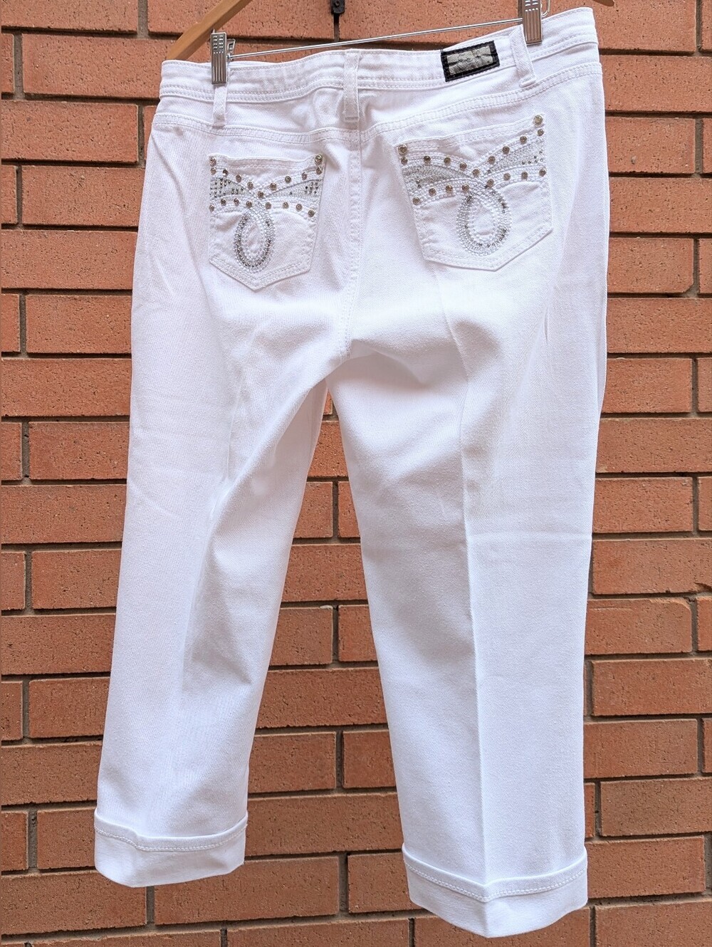 Women's (12) Cropped Capri White Jeans with Rhinestone Pocket Accents